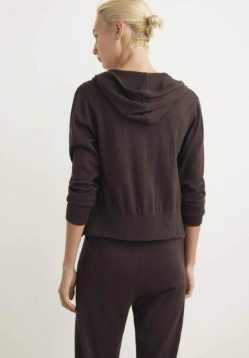 Вязаная кофта