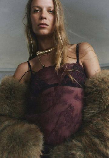 Топ на бретельках