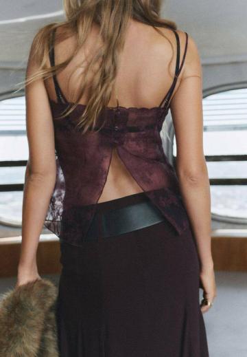 Топ на бретельках