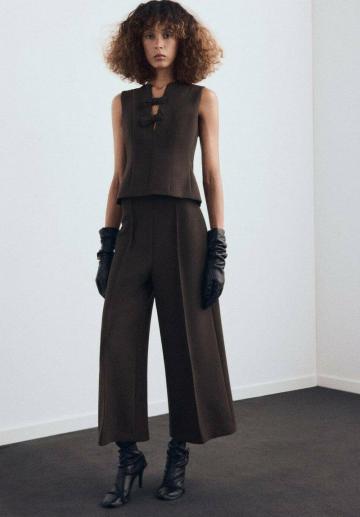 Блузка без рукавов