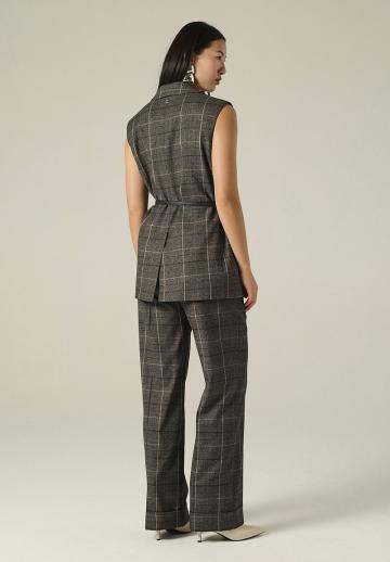 Длинный жилет