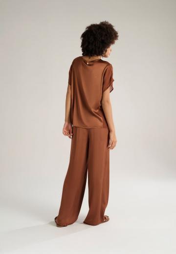 Атласная блузка