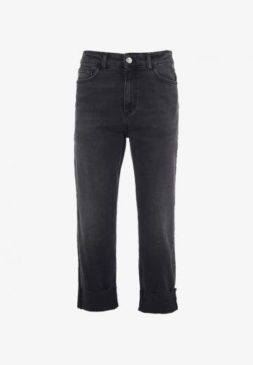 Короткие джинсы