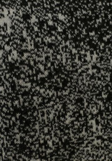 Пуловер с вырезом V