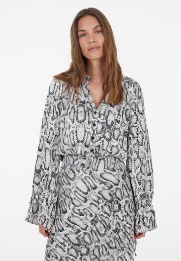 Атласная блузка