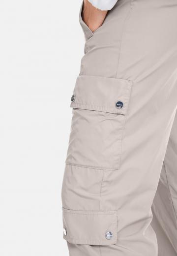 Брюки с накладными карманами