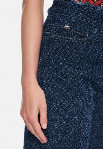 Клешеные джинсы