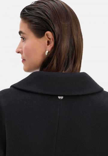 Короткое пальто