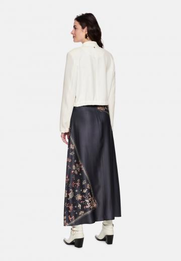 Короткий блейзер