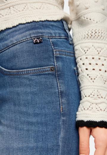 Узкие джинсы