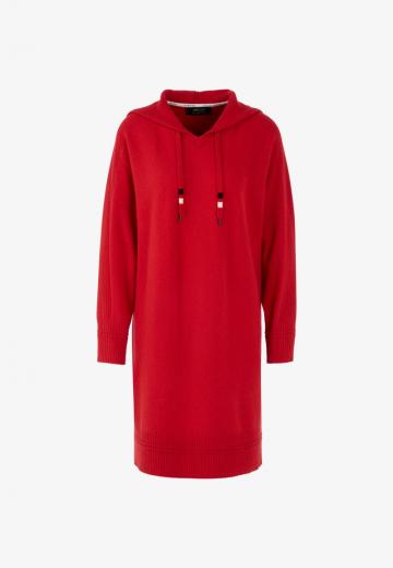 Вязаное платье