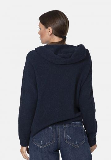 Пуловер с капюшоном
