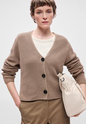 Вязаная кофта