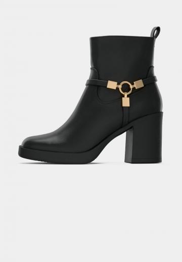 Полусапожки на высоком каблуке