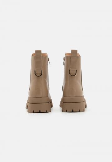 Полусапожки на платформе