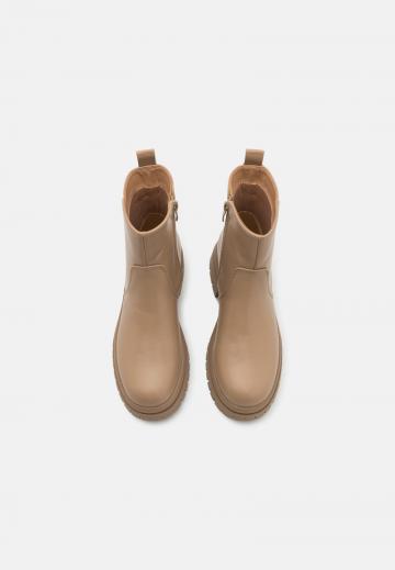 Полусапожки на платформе