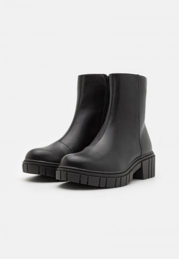 Полусапожки на платформе