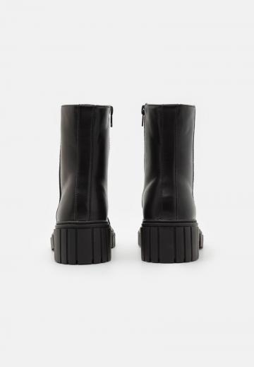 Полусапожки на платформе