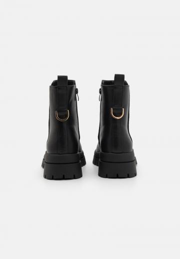 Полусапожки на платформе