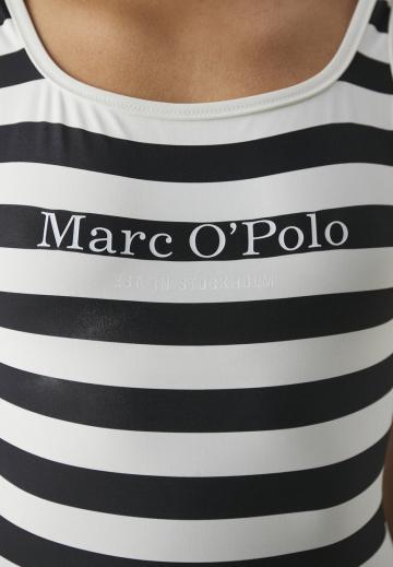 Слитный купальник