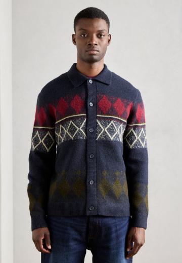 Вязаная кофта