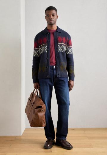 Вязаная кофта