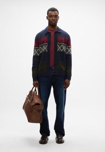 Вязаная кофта