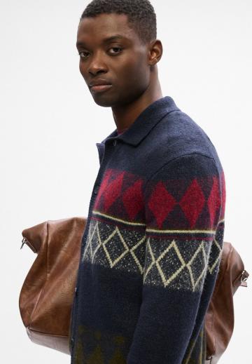 Вязаная кофта