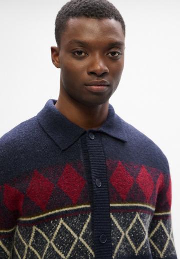 Вязаная кофта