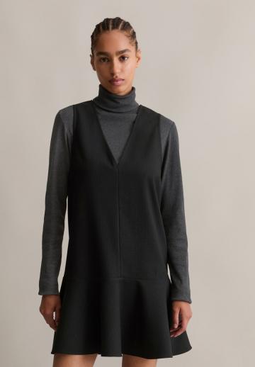 Короткое платье