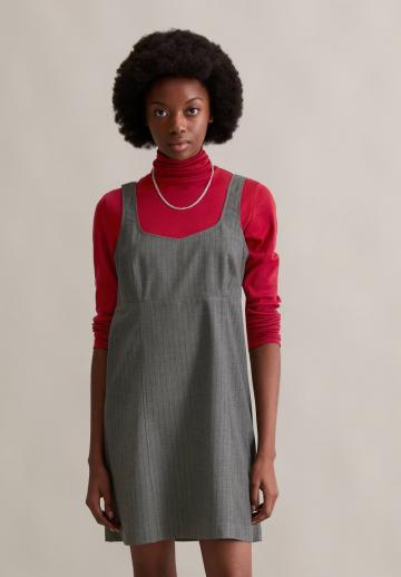 Короткое платье