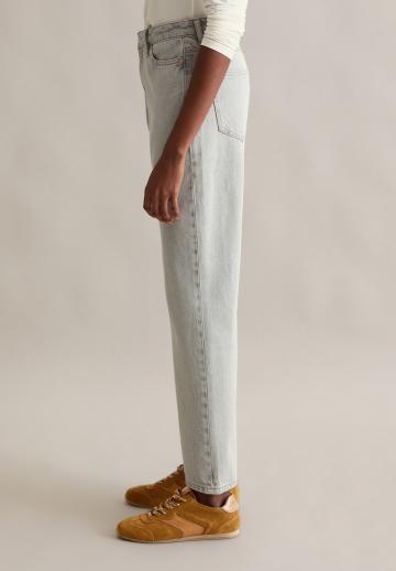 Прямые джинсы