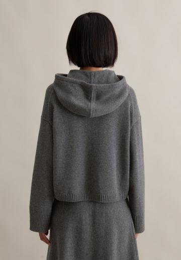 Пуловер с капюшоном