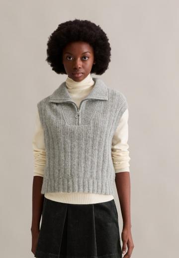 Пуловер без рукавов