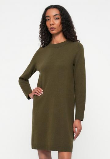 Вязаное платье