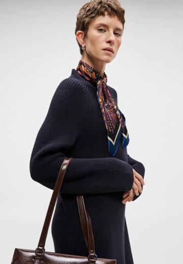 Вязаное платье