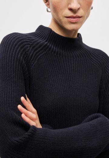 Вязаное платье