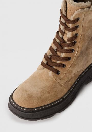 Сапожки на танкетке