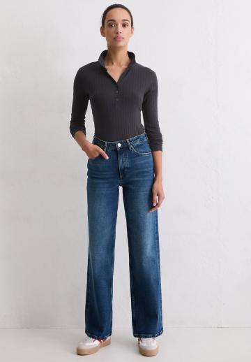 Прямые джинсы