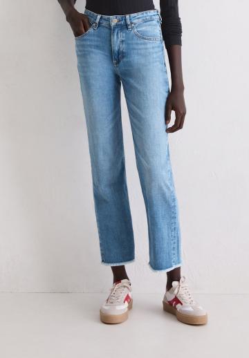Короткие джинсы