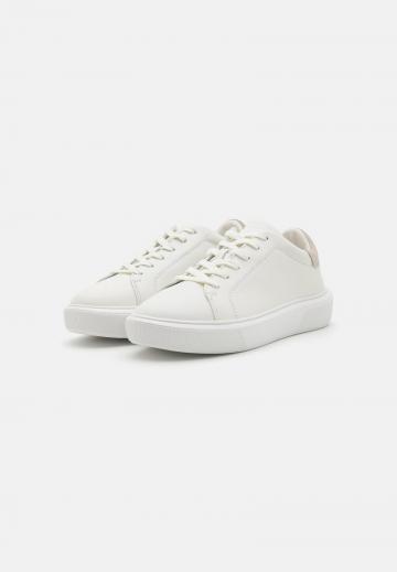 Гандбольные кроссовки