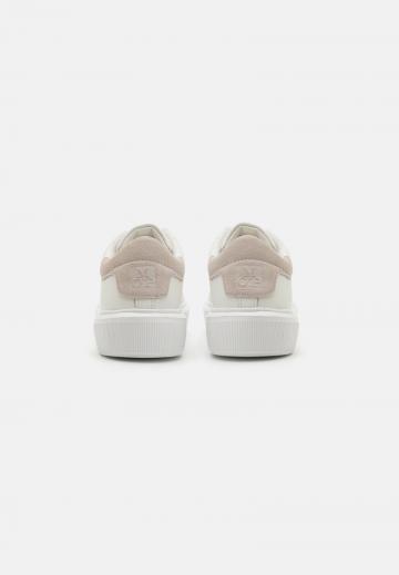 Гандбольные кроссовки