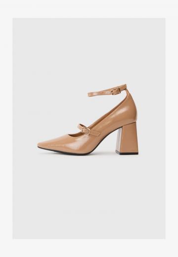 Туфли с ремешком