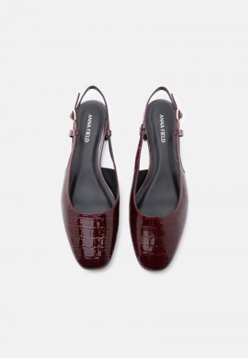 Туфли с ремешком