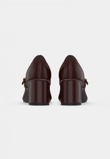 Туфли с высоким носом