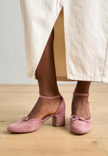 Туфли с ремешком