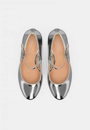 Туфли с ремешком