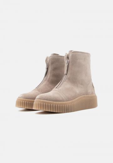 Полусапожки на платформе