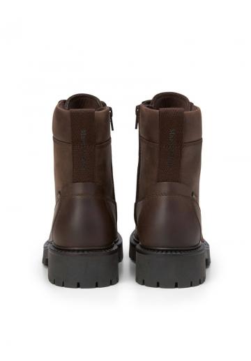 Ботинки на шнуровке