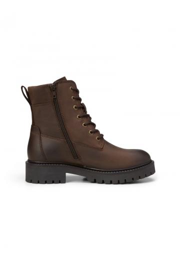 Ботинки на шнуровке